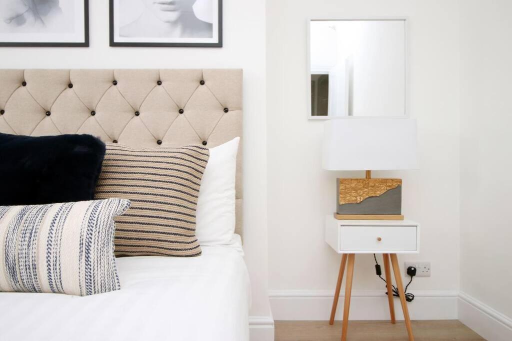 Station Road By Mia Living Stunning Modern 4 Bedroom House Free Onstreet Parking Bath Exterior foto